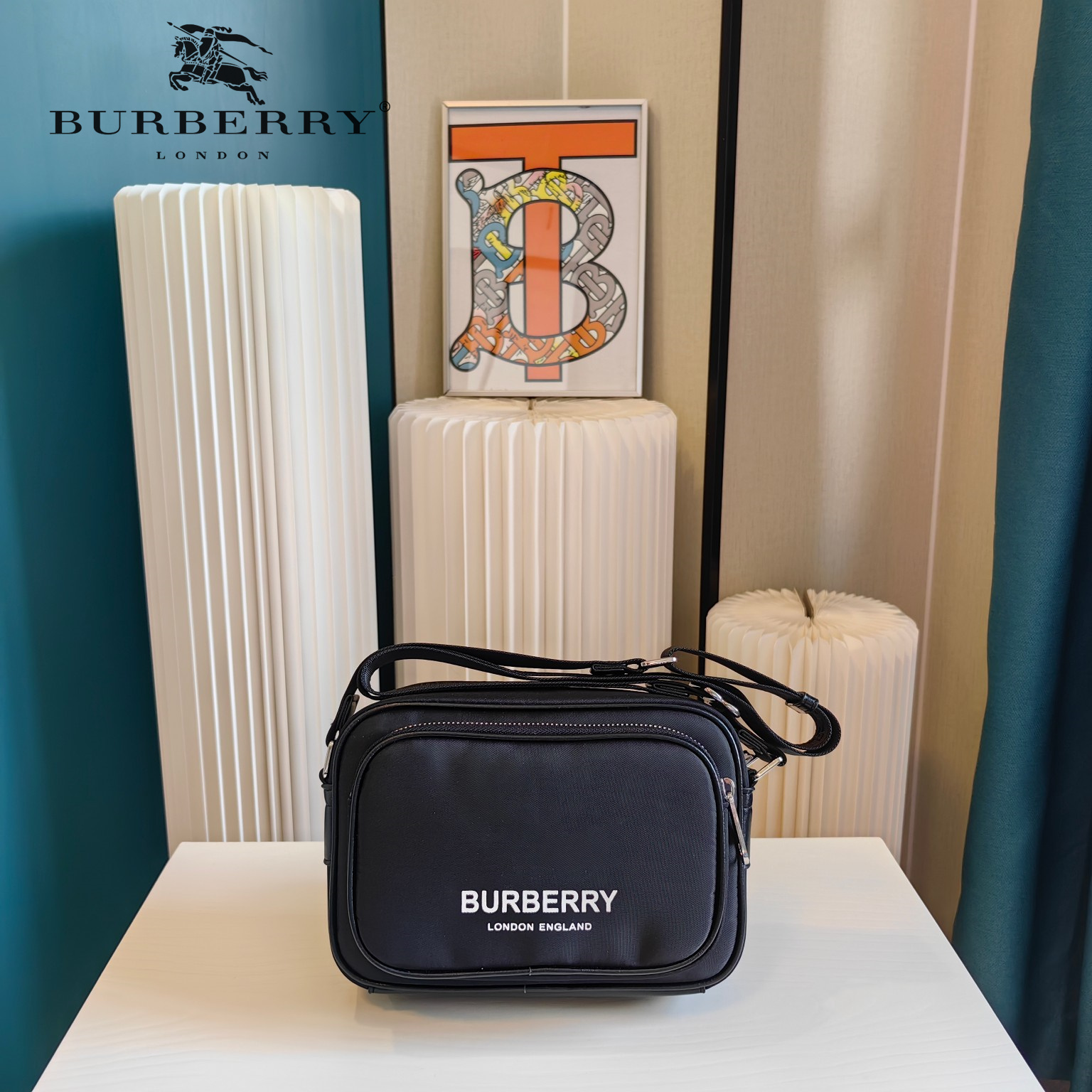 【BURBERRY 公式旗艦店】バーバリー   斜めがけバッグ 当日出荷 好評に付き再入荷！21*6*15CM