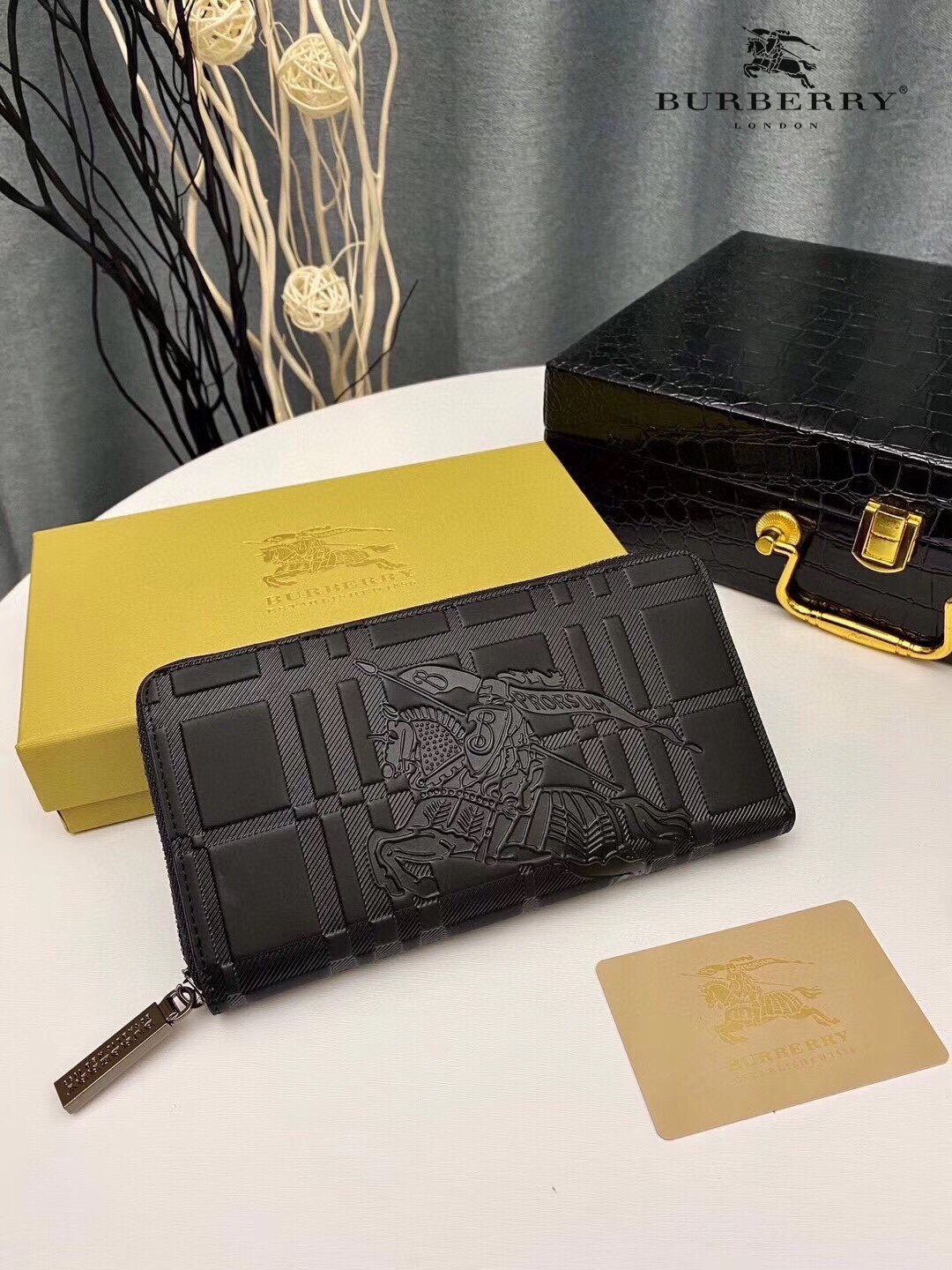 【BURBERRY  公式旗艦店】バーバリー   財布 当日出荷 好評に付き再入荷19*10*2.5CM