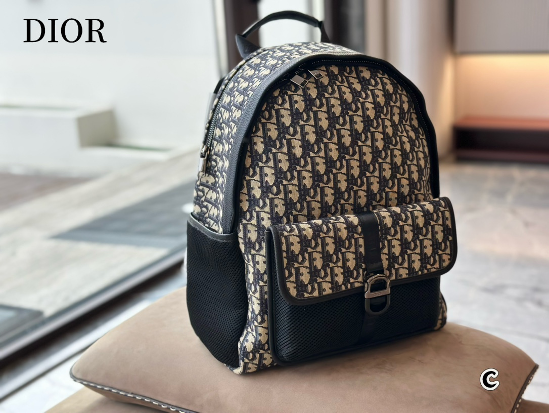 【DIOR 公式旗艦店】ディオール リュックサック 当日出荷 好評に付き再入荷！30*38CM