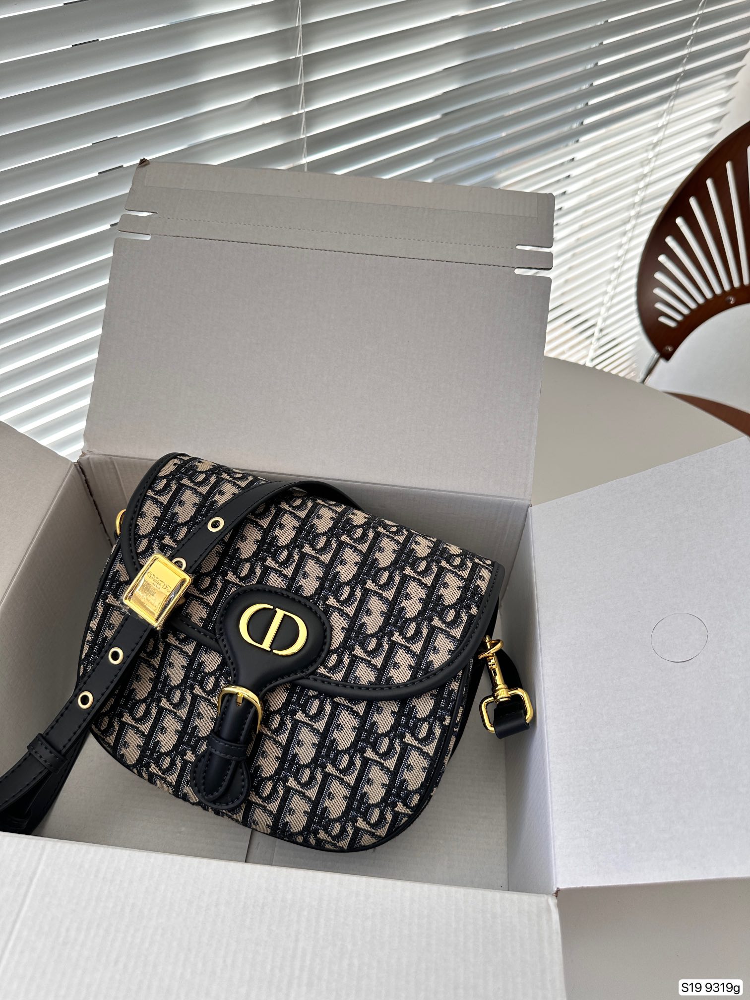 【PRADA  公式旗艦店】プラダ  クラッチバッグ 当日出荷 好評に付き再入荷！23.5*13CM