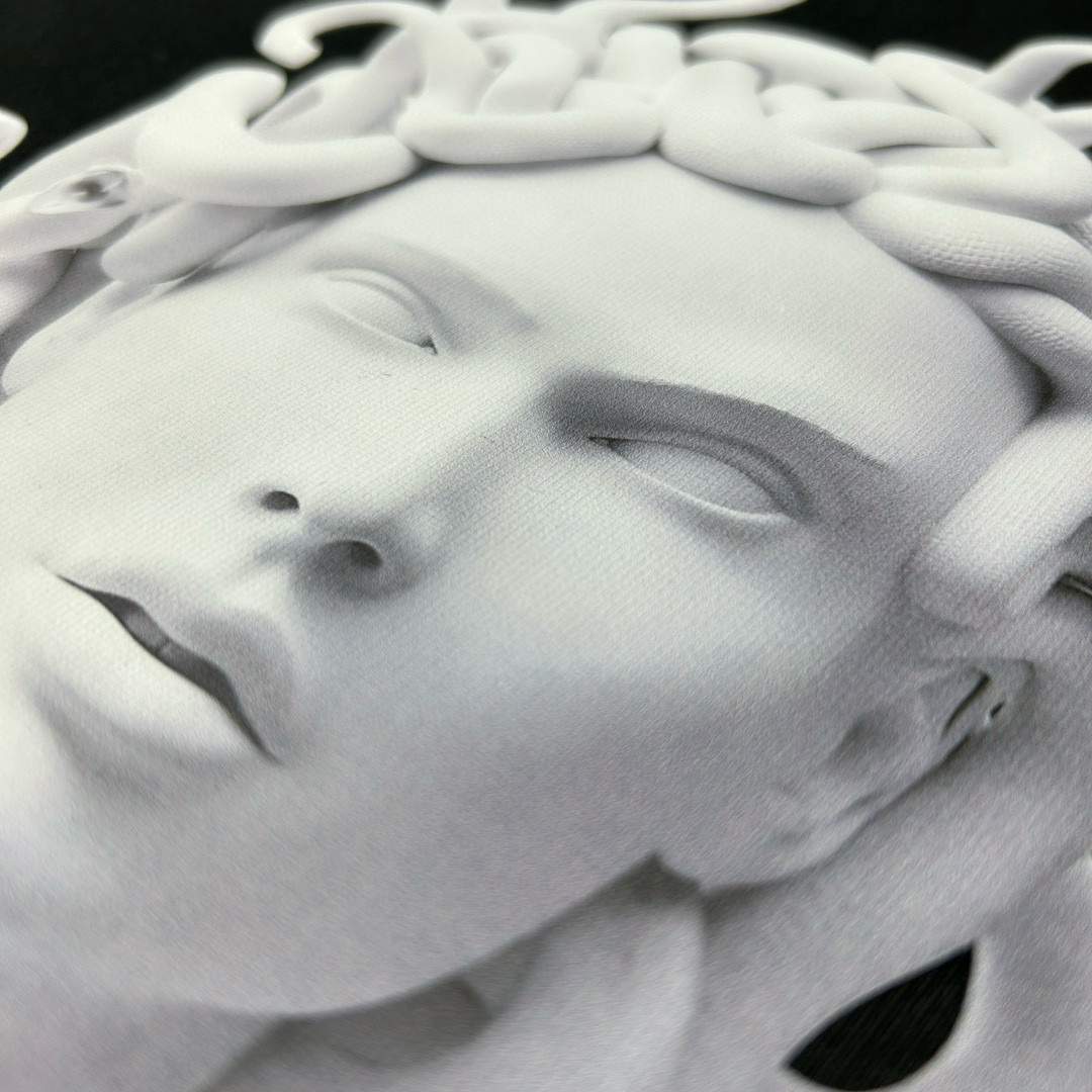 【VERSACE  公式旗艦店】ヴェルサーチ  Tシャツ ご好評に付き再入荷！