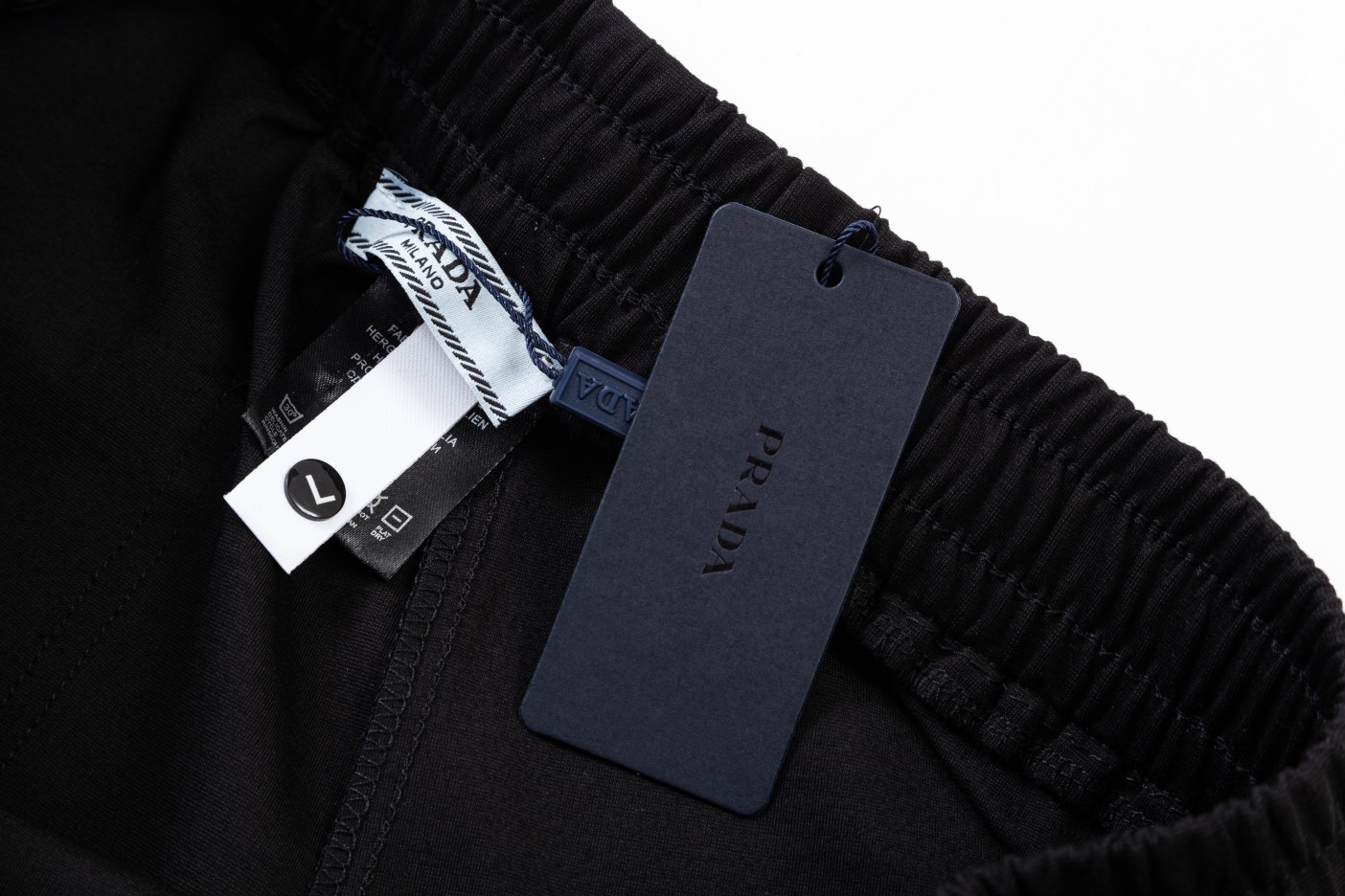 【PRADA  公式旗艦店】プラダ  ショートパンツ  ご好評に付き再入荷！