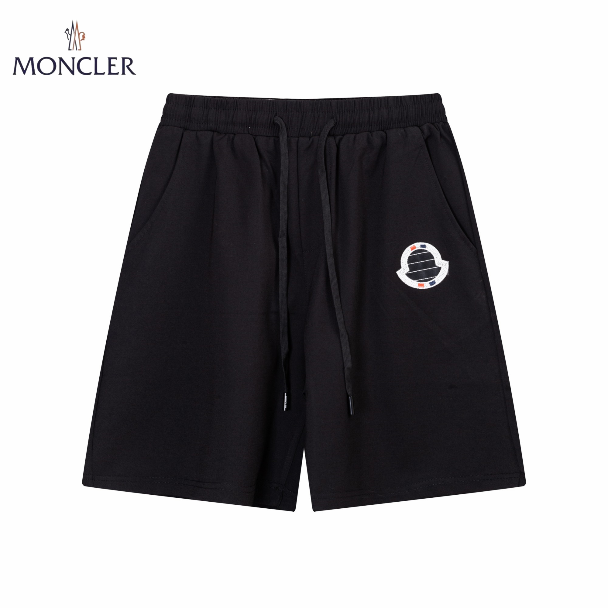【MONCLER  公式旗艦店】モンクレール  ショートパンツ  ご好評に付き再入荷！