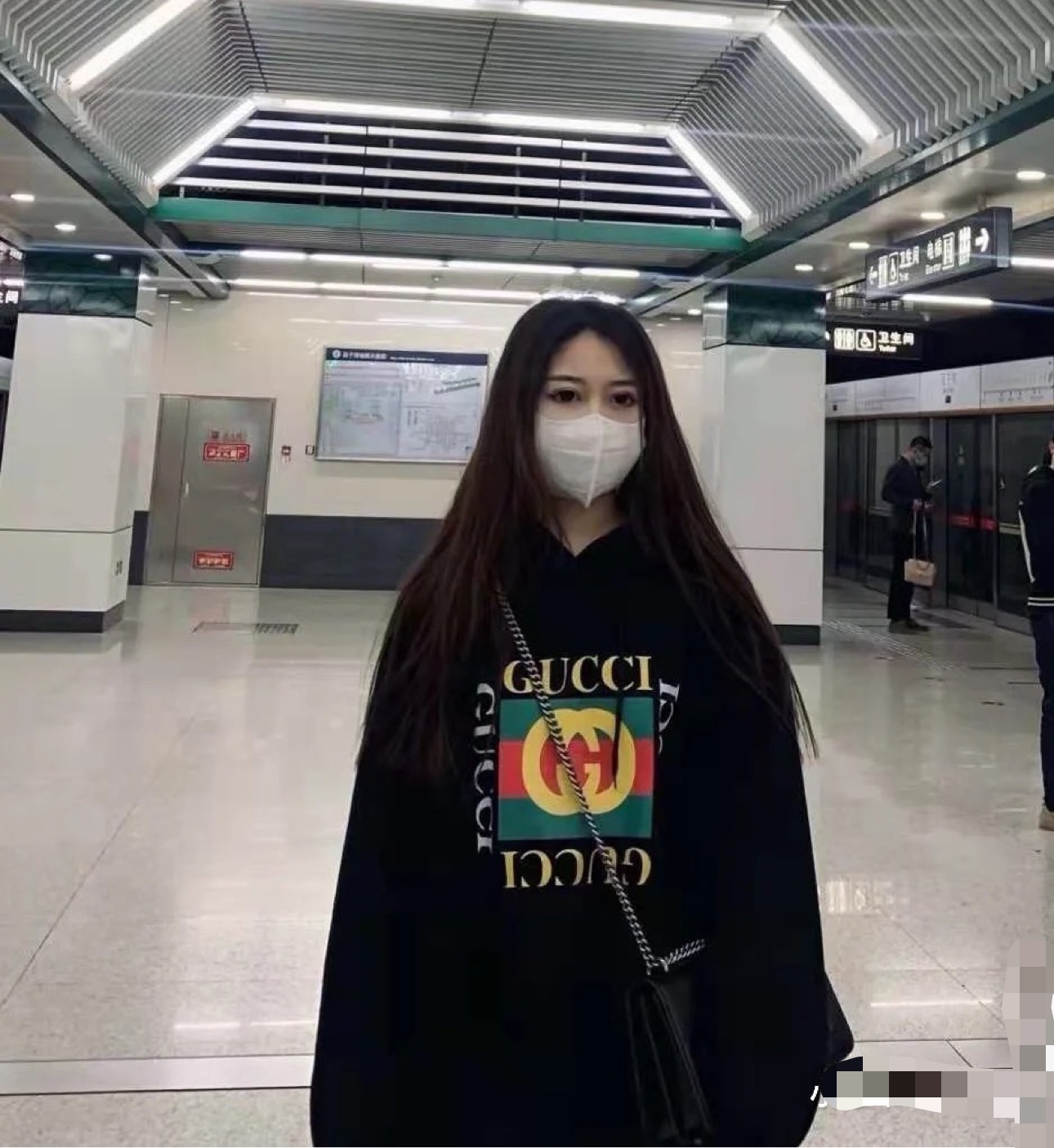 【GUCCI 公式旗艦店】グッチ  シャツ ご好評に付き再入荷 240716