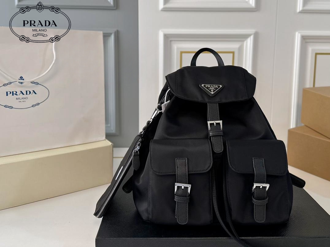 【PRADA  公式 旗艦店】プラダ   リュックサック当日出荷 好評に付き再入荷！30*33CM  240719