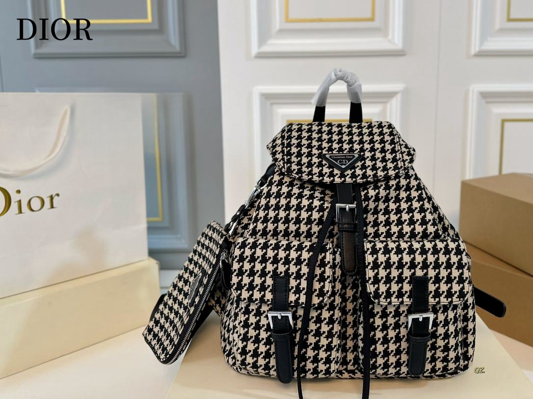 【DIOR公式旗艦店】ディオール  斜めがけバッグ 当日出荷 好評に付き再入荷！30*32CM 240720