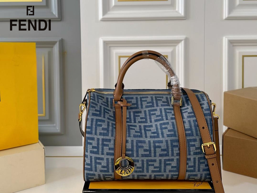 【FENDI  公式旗艦店】フェンディ  ハンドバッグ  当日出荷 好評に付き再入荷！30*20CM  240720