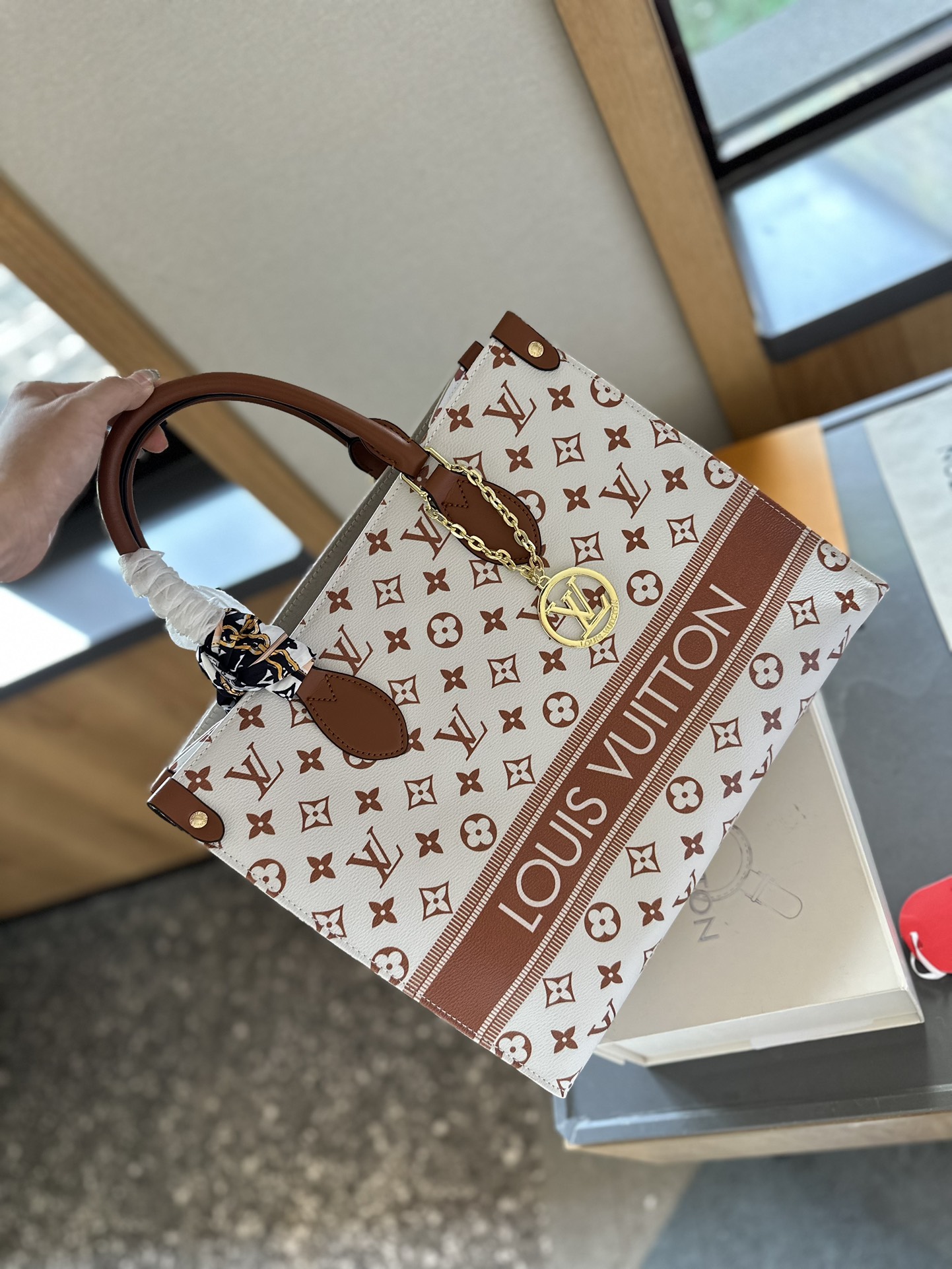 【LOUIS VUITTON 公式旗艦店】ルイヴィトン  斜めがけバッグ 当日出荷 好評に付き再入荷！35CM  1240722