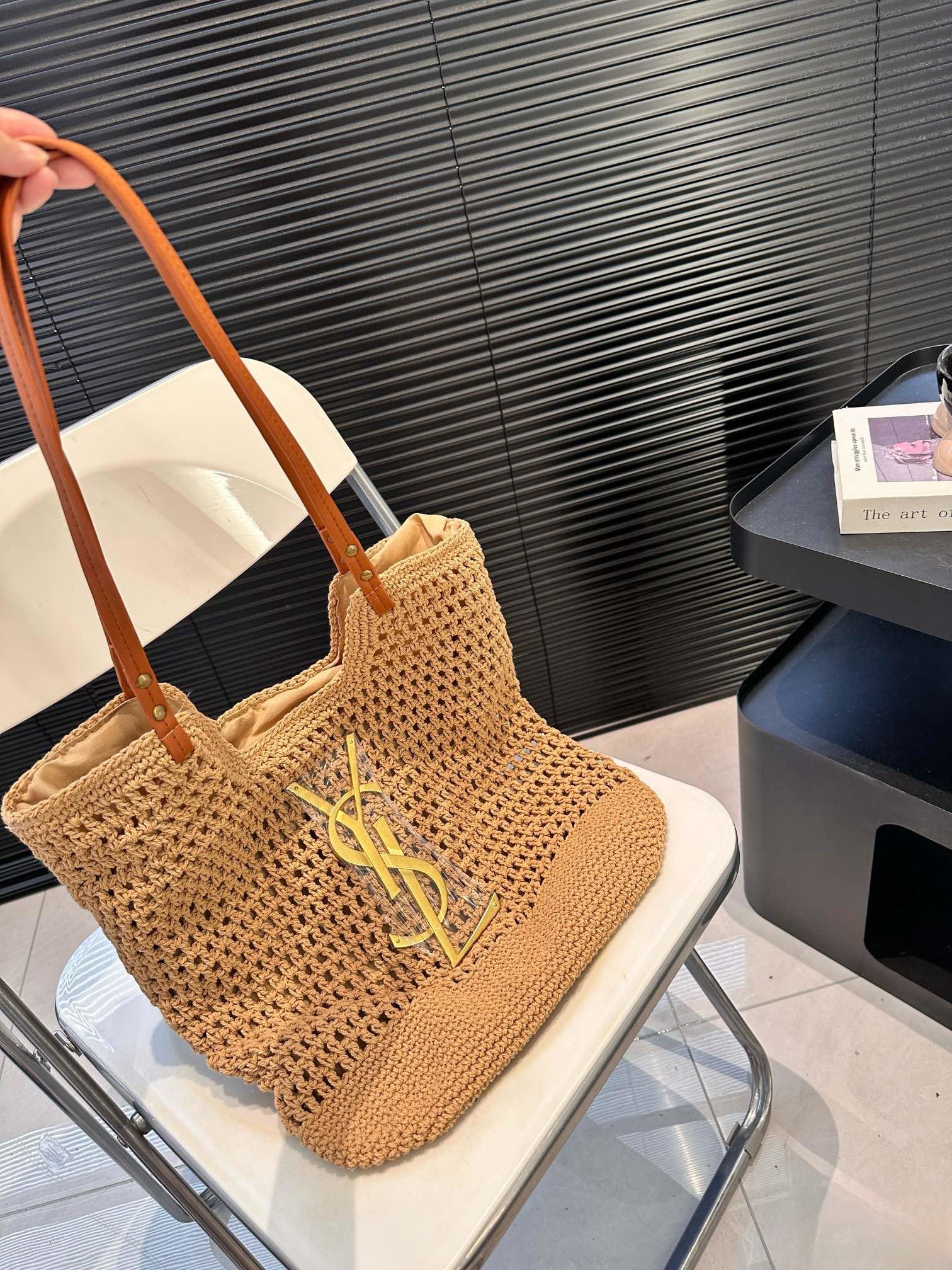 【YSL SAINT LAURENT 公式旗艦店】サンローラン   斜めがけバッグ 当日出荷 好評に付き再入荷！38*32CM  1240722