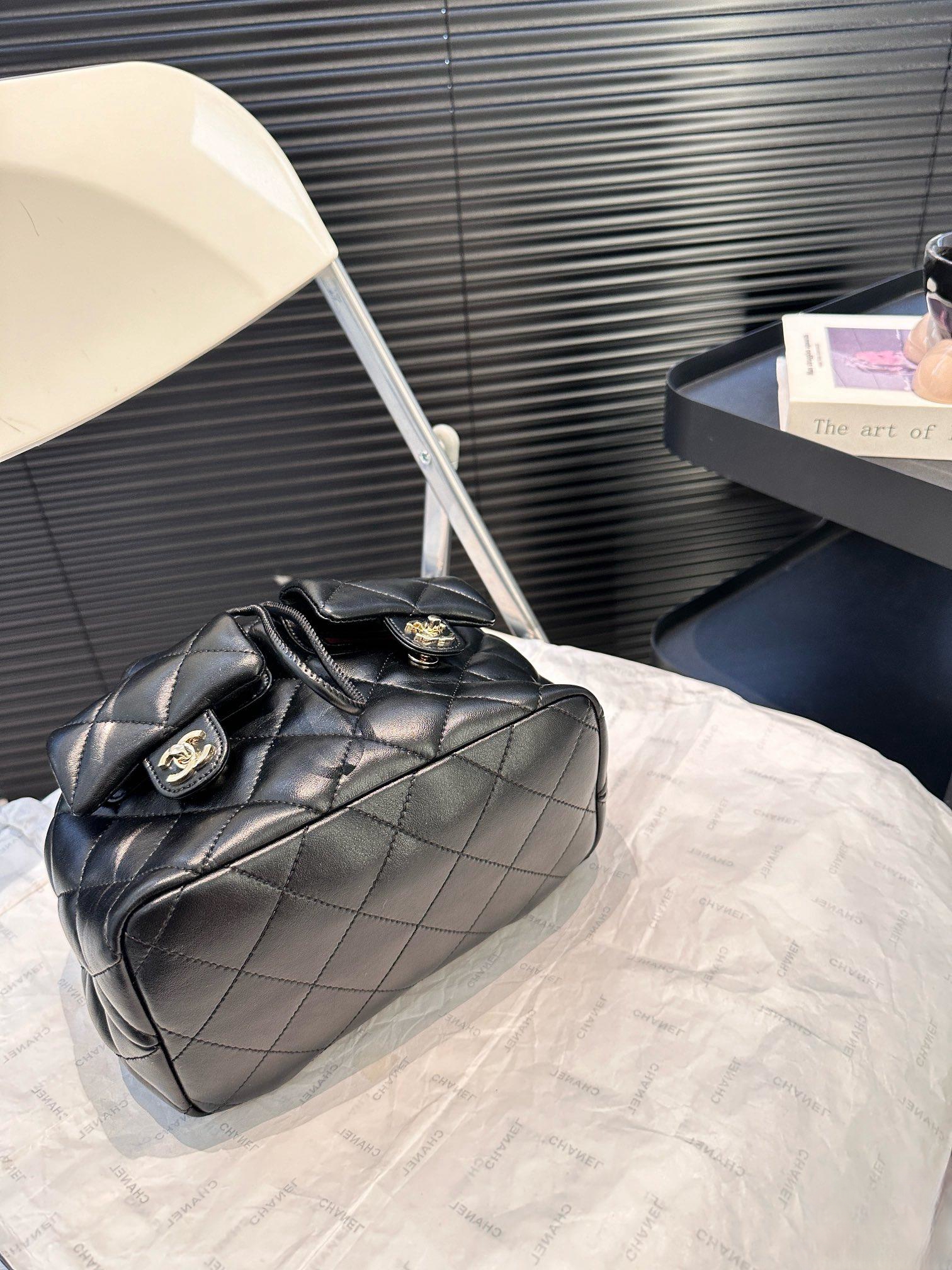 【CHANEL 公式旗艦店】シャネル リュックサック 当日出荷 好評に付き再入荷！20*22CM  240723