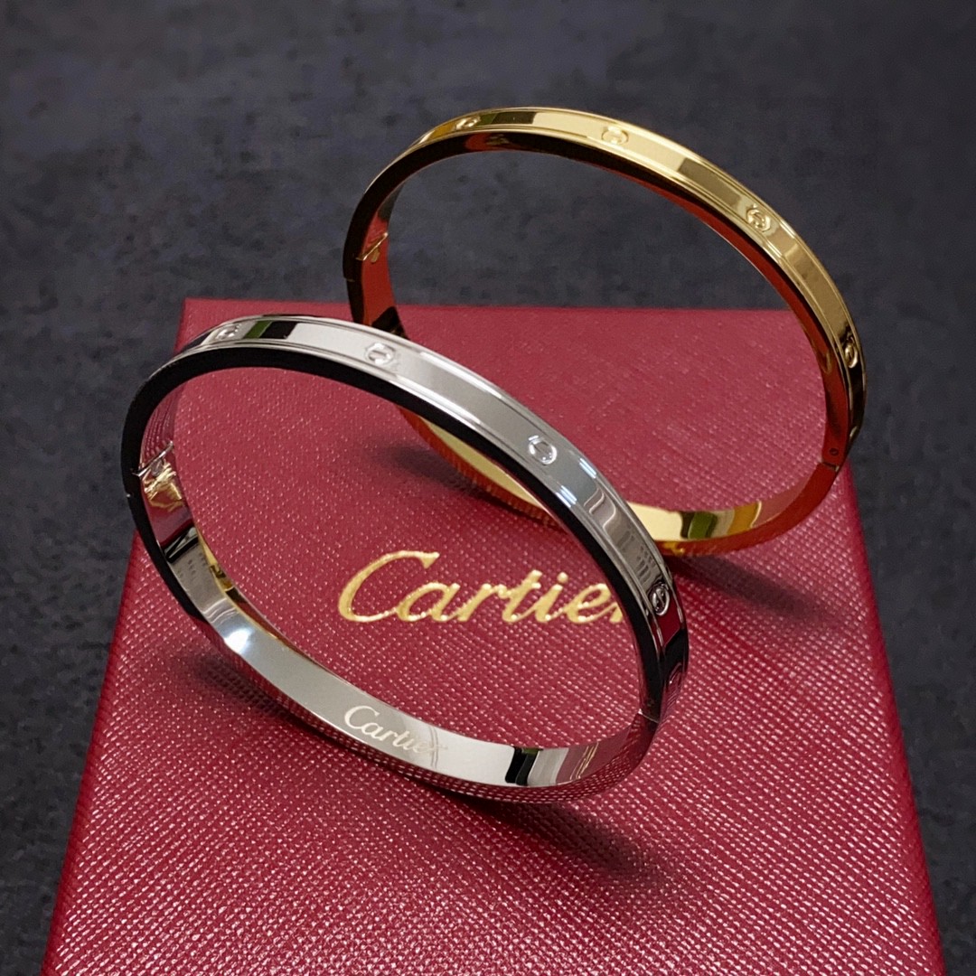【CARTIER】ブレスレット、ファッションシンプルなスタイル 240729