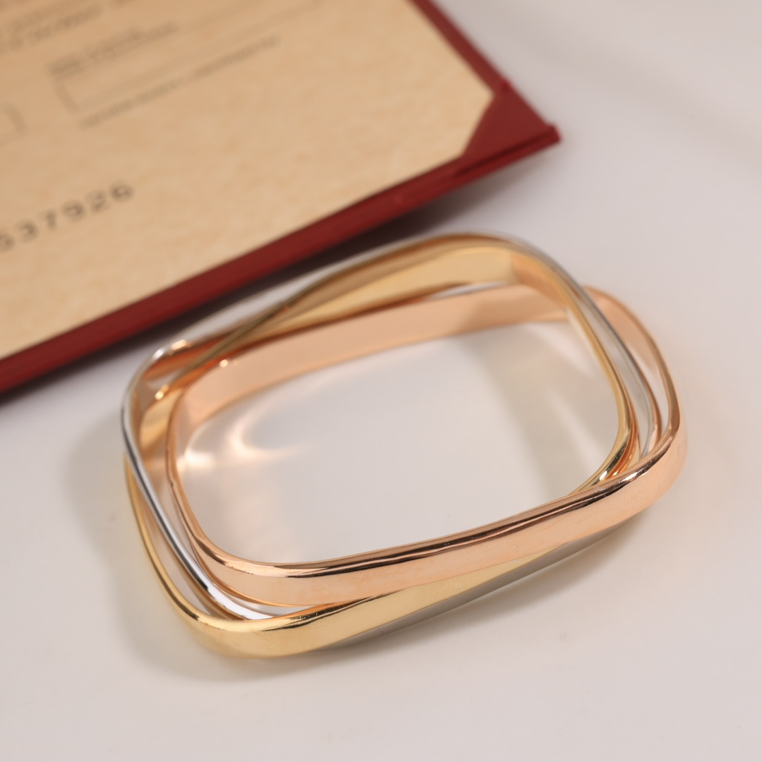 【CARTIER】ブレスレット、ファッションシンプルなスタイル 240729