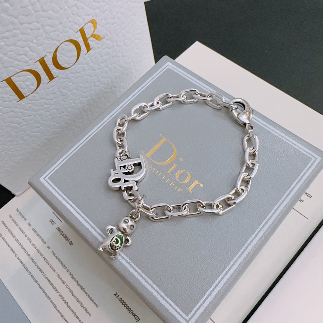 【DIOR】ブレスレット、ファッションシンプルなスタイル 240812