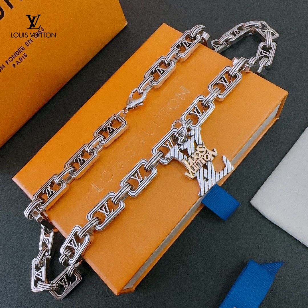 【LOUIS VUITTON】ネックレス、新しいネックレス万能シンプルファッションオーナメント 240813