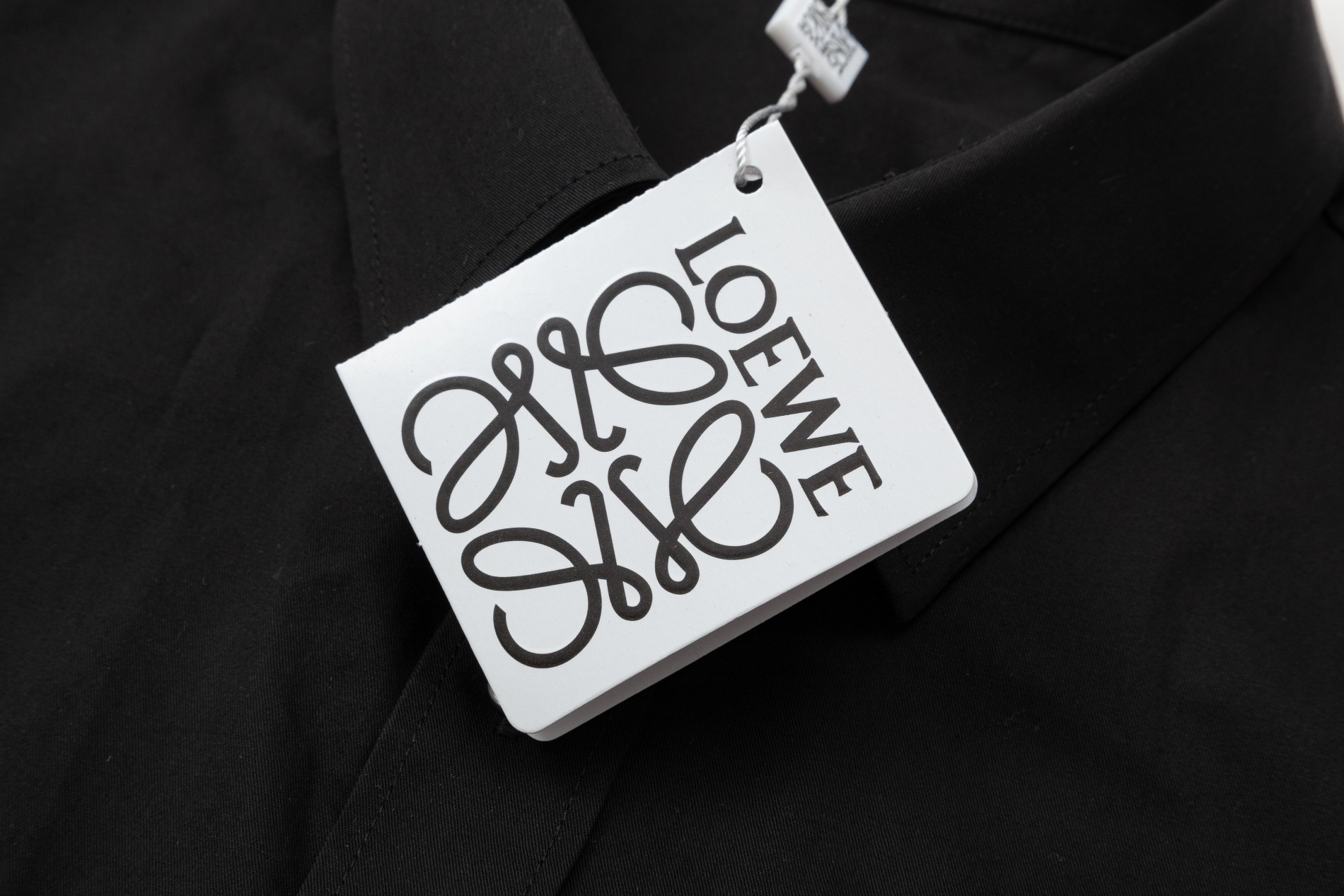 【LOEWE 公式旗艦店】ロエベ  シャツ  ご好評に付き再入荷 240816