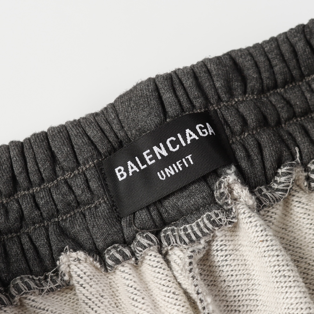 【BALENCIAGA 公式旗艦店】バレンシアガ  ジーパン  ご好評に付き再入荷  240830