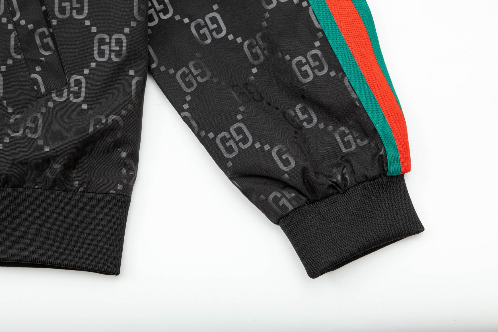 【GUCCI】グッチ ジャケット着  ご好評に付き再入荷！240921