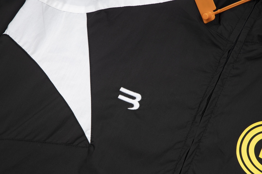 【BALENCIAGA】バレンシアガ  ジャケット着  ご好評に付き再入荷！240921