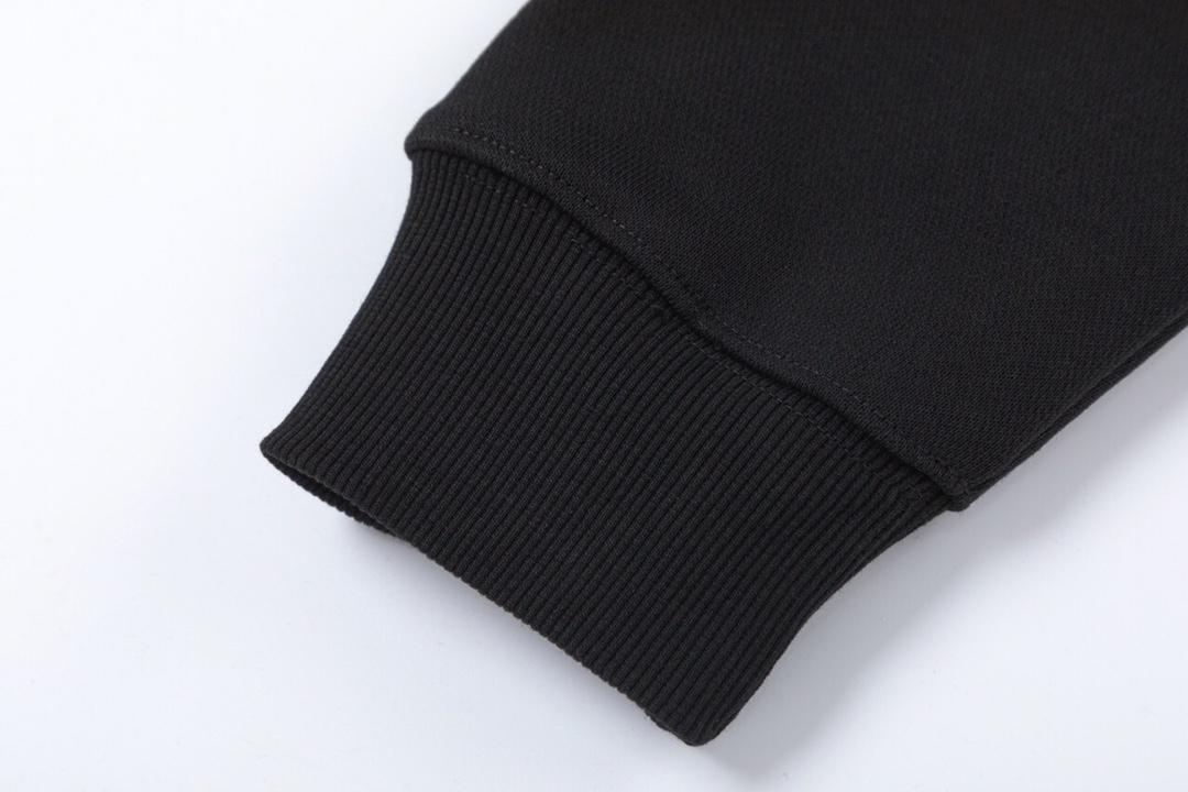 【CELINE 公式旗艦店】セリーヌ パーカー スウェットご好評に付き再入荷！240925