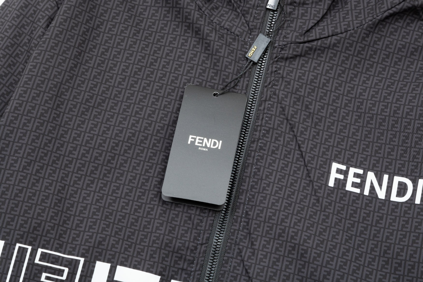 【FENDI】フェンディ  ジャケット着ご好評に付き再入荷！240926