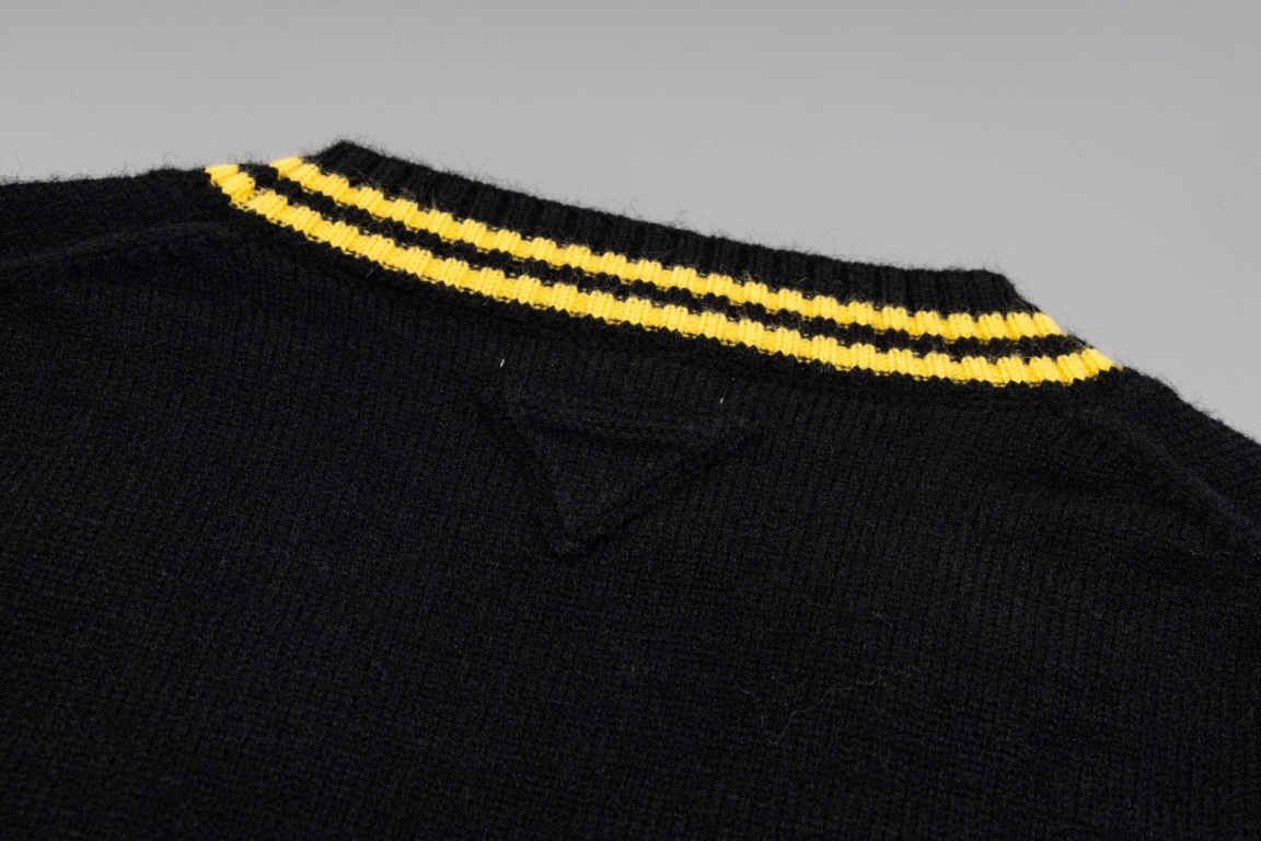 【PRADA 公式旗艦店】プラダ  セーター好評に付き再入荷！ 240930