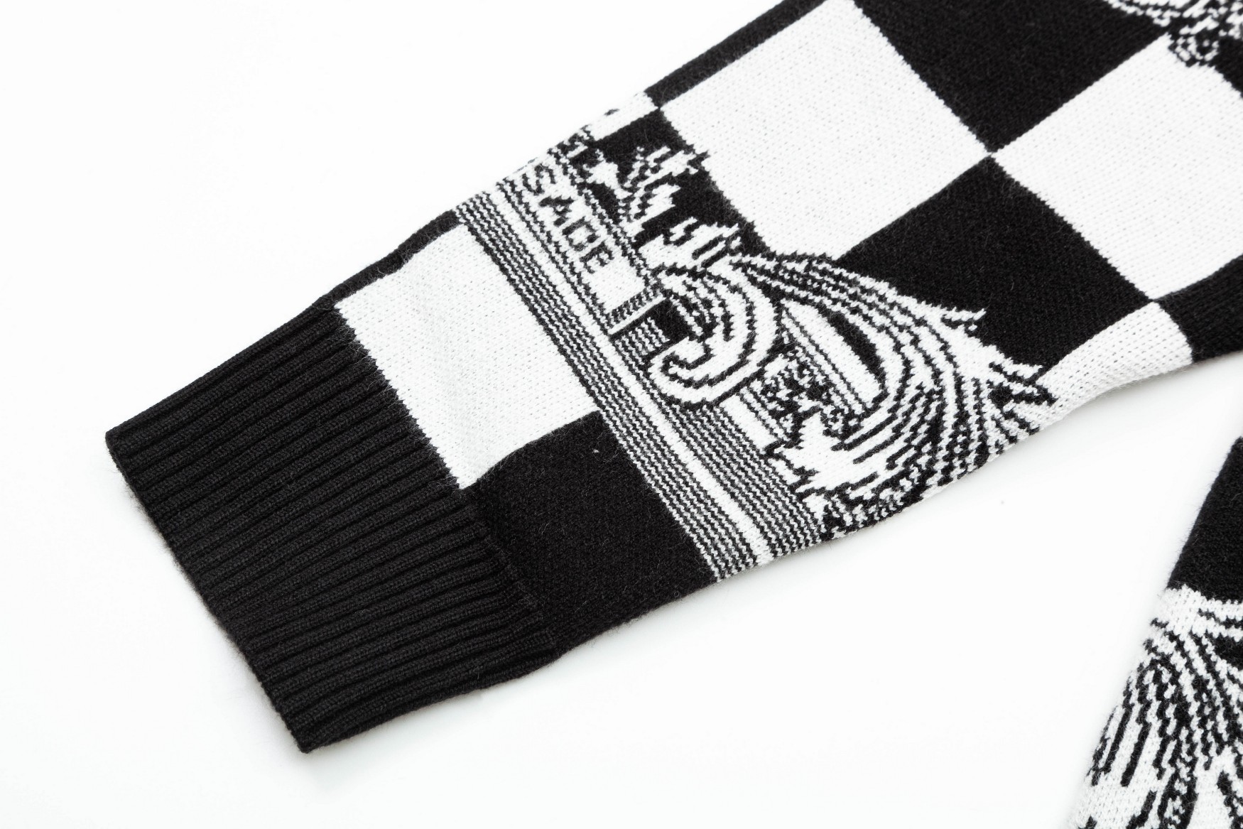 【VERSACE  公式旗艦店】ヴェルサーチ  セーター好評に付き再入荷！ 240930