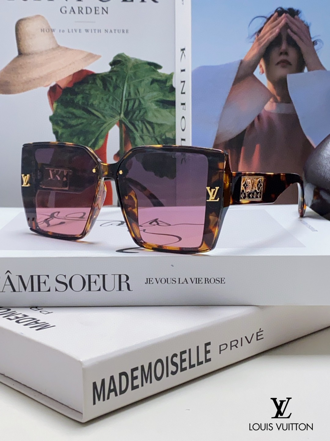 LOUIS VUITTON (  ルイヴィトン ) サングラス 241012