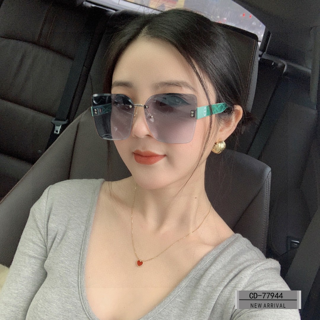 DIOR( ディオール ) サングラス  241012