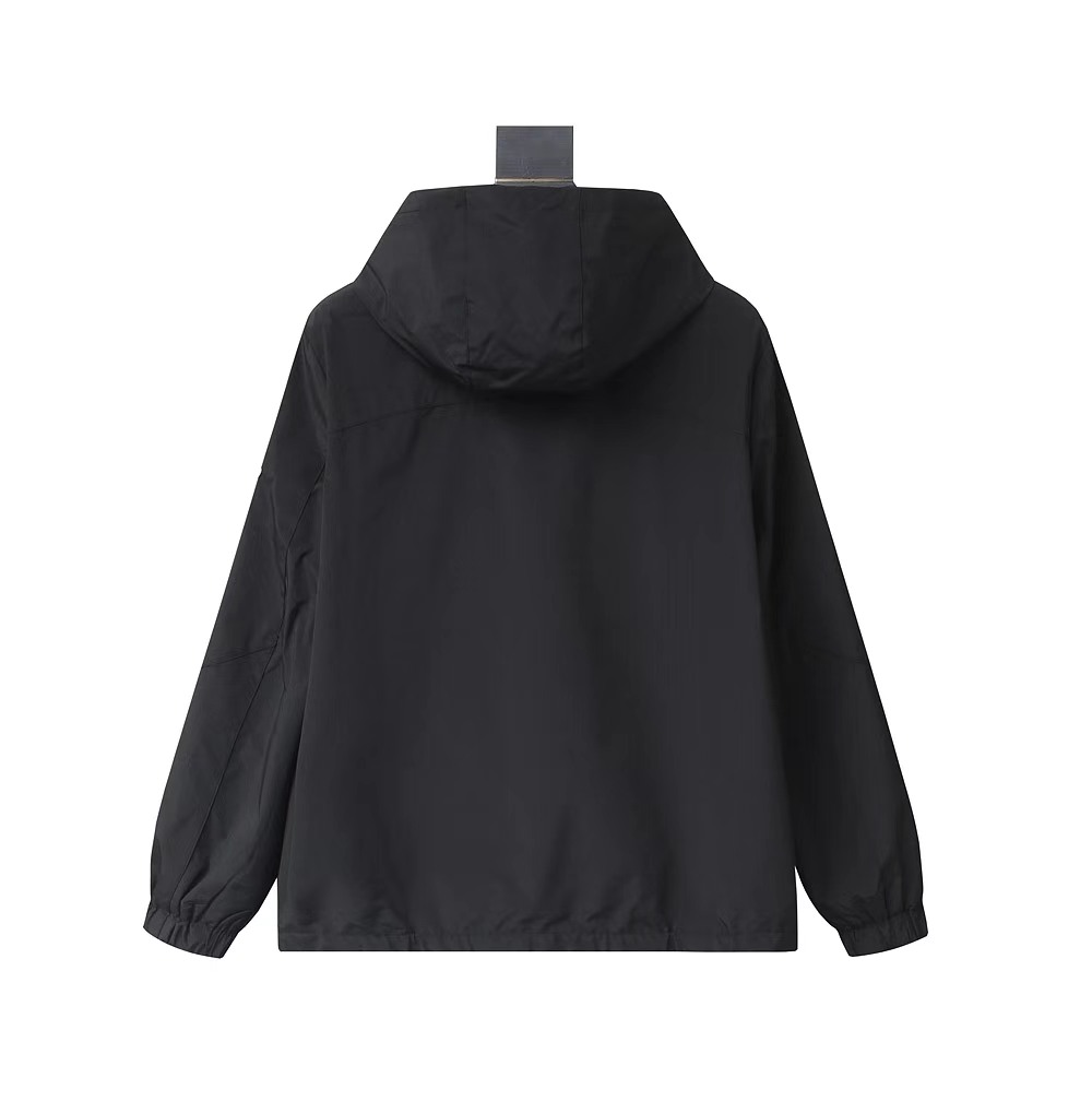 【MONCLER 公式旗艦店】 モンクレール  ジャケット着 ご好評に付き再入荷！241023