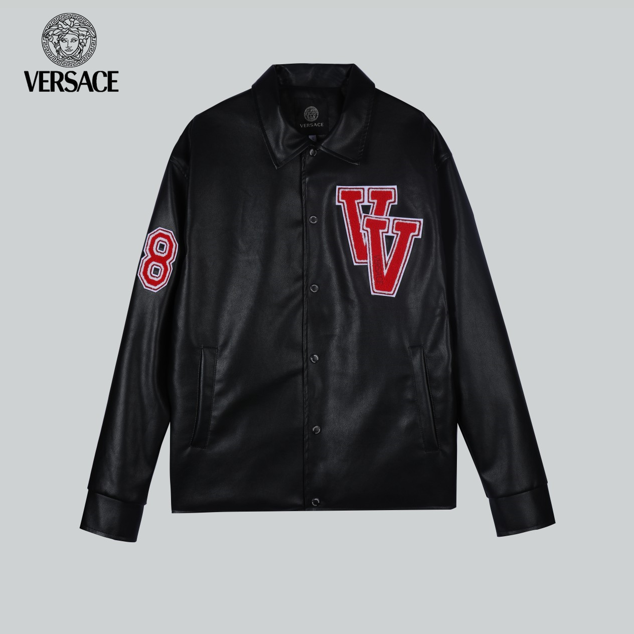 【VERSACE  公式旗艦店】ヴェルサーチ  ジャケット着 ご好評に付き再入荷！241023