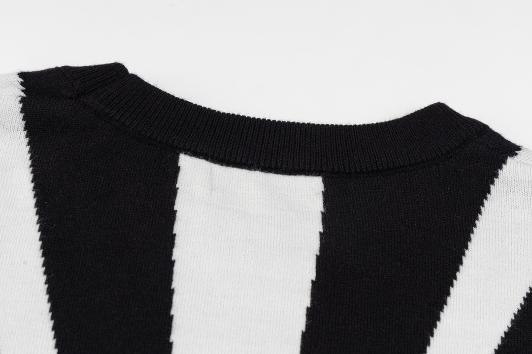 【LOUIS VUITTON 公式旗艦店】ルイヴィトン  セーター好評に付き再入荷！ 241029