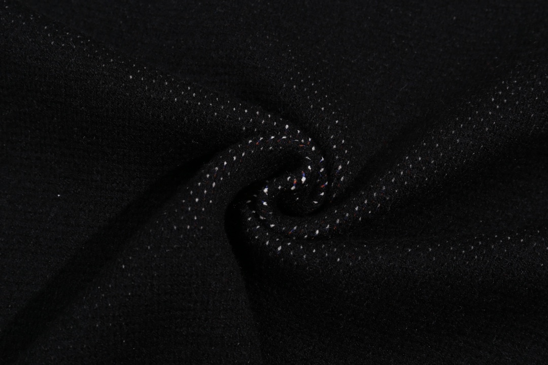 【supreme 公式旗艦店】セーター好評に付き再入荷！ 241030