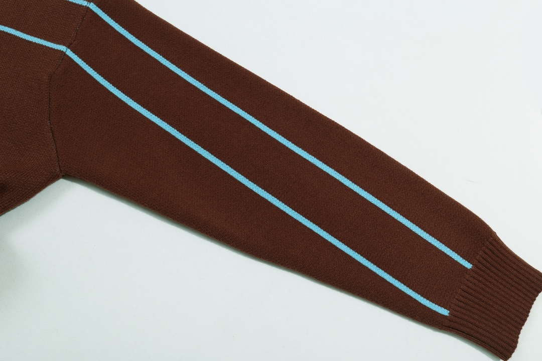 【supreme 公式旗艦店】セーター好評に付き再入荷！ 241030