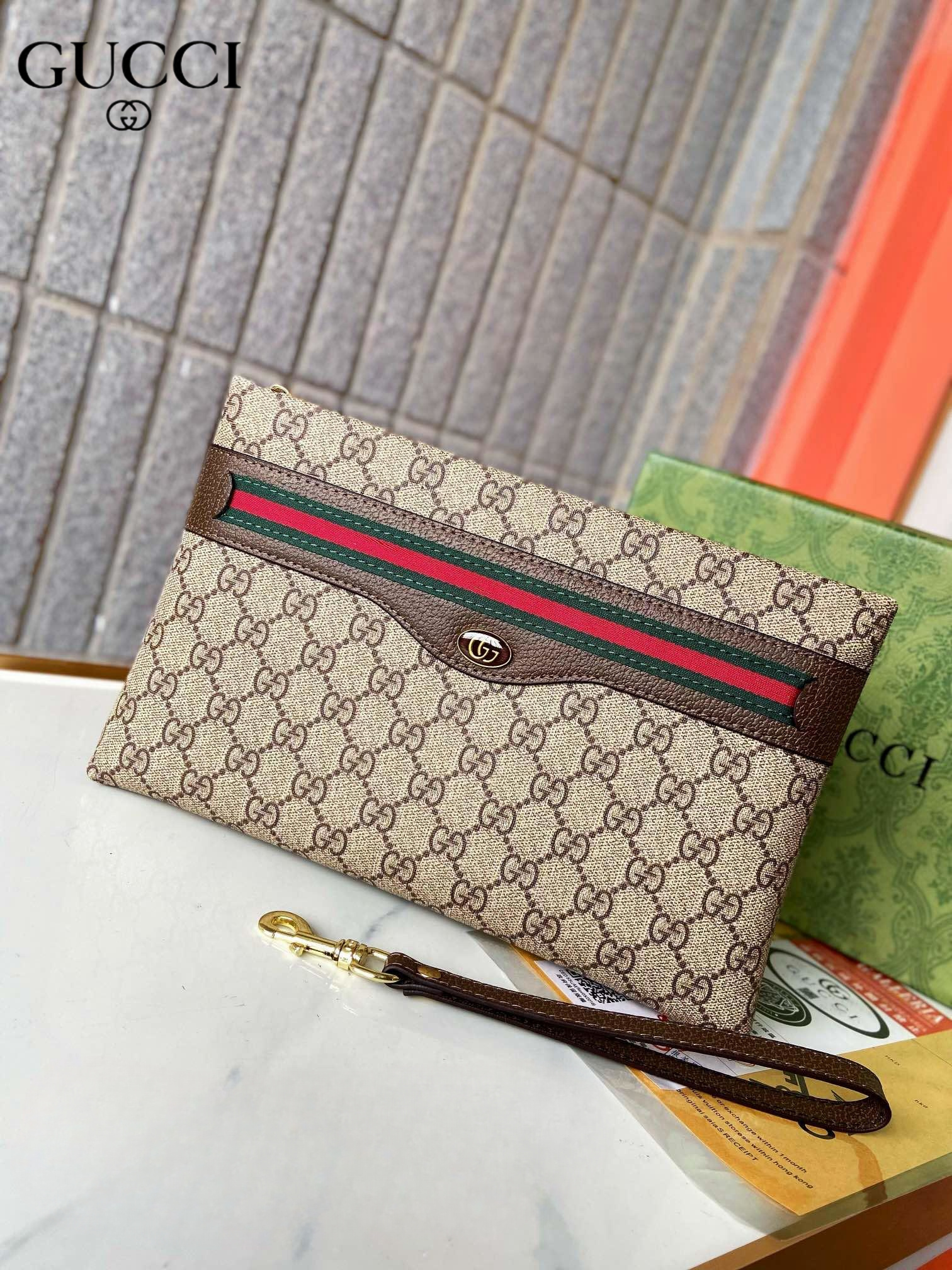 【GUCCI  公式 旗艦店】 グッチ   クラッチバッグ 当日出荷 好評に付き再入荷！28*18*2.5CM  241101