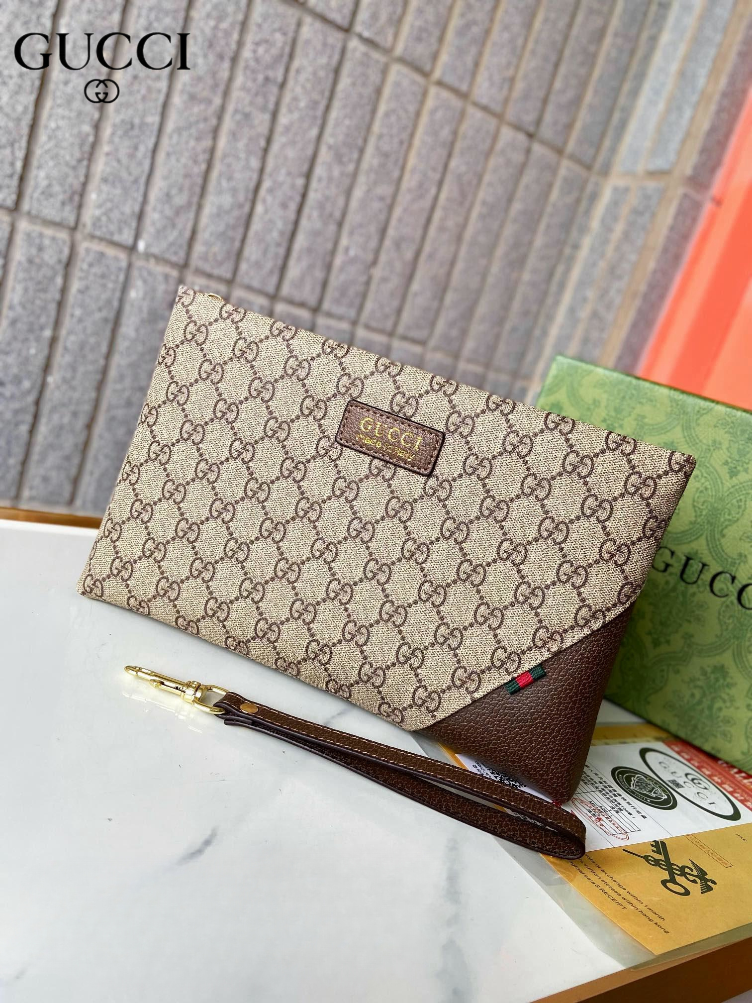 【GUCCI  公式 旗艦店】 グッチ   クラッチバッグ 当日出荷 好評に付き再入荷！28*18*2.5CM  241101