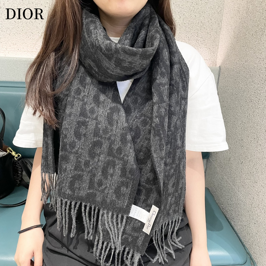 【DIOR  ディオール 】スカーフ 32*180 cm  241108