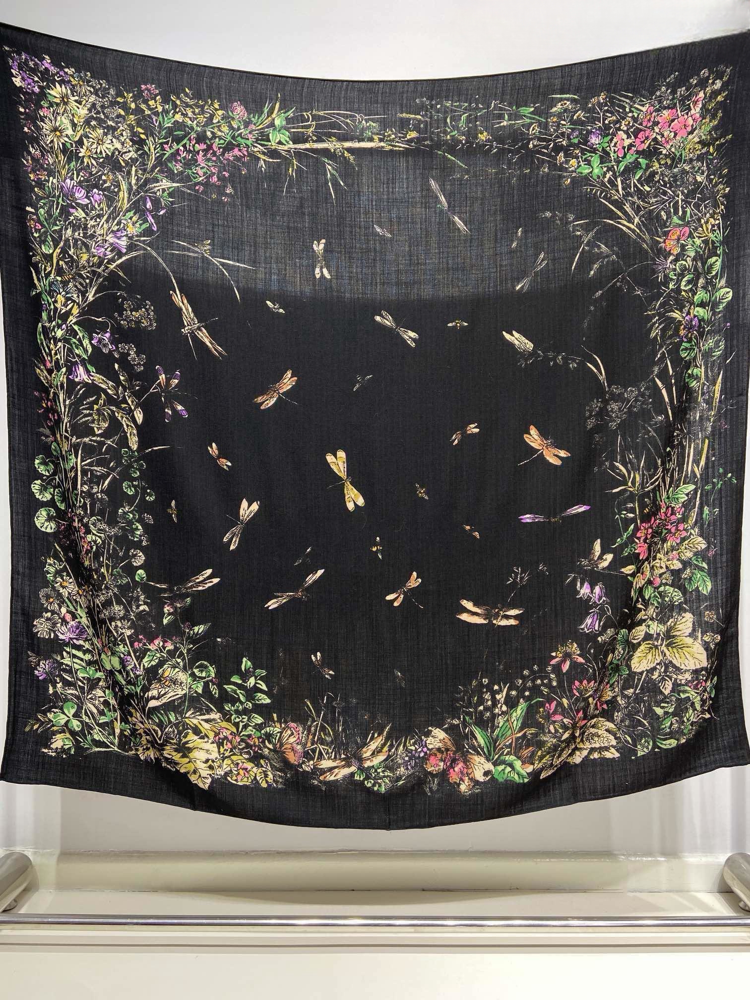 【DIOR  ディオール 】スカーフ  140*140cm  241108