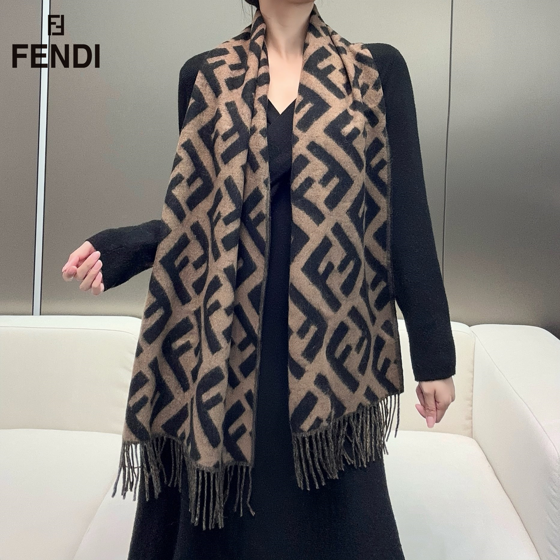 【FENDI  フェンディ】スカーフ45*170CM   241109