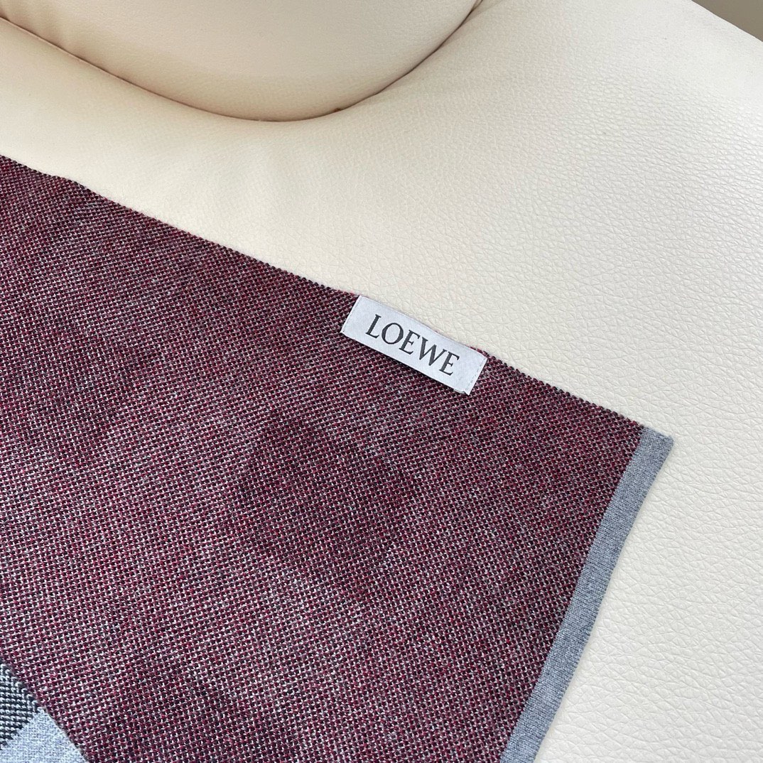 【LOEWE ロエベ】スカーフ32*180CM   241109