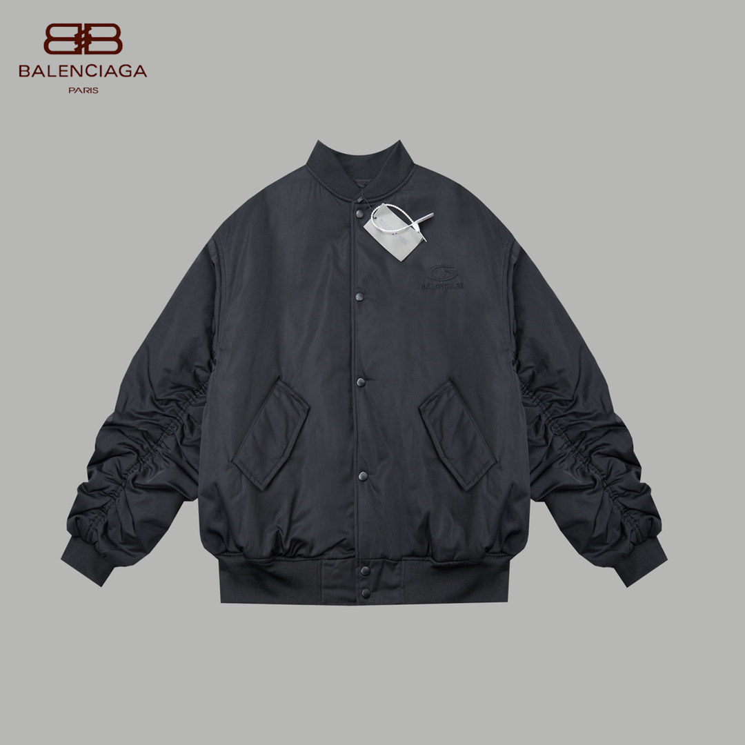 【BALENCIAGA  公式旗艦店】バレンシアガ    ジャケット着 好評に付き再入荷！241119