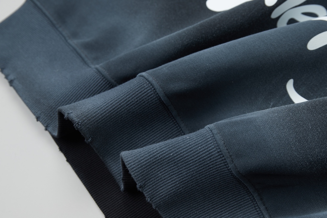 【BALENCIAGA 公式旗艦店】バレンシアガ 丸首の衛衣 スウェット ご好評に付き再入荷！241120