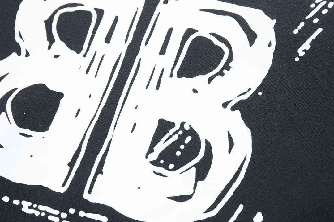 【BALENCIAGA 公式旗艦店】バレンシアガ 丸首の衛衣 スウェット ご好評に付き再入荷！241120