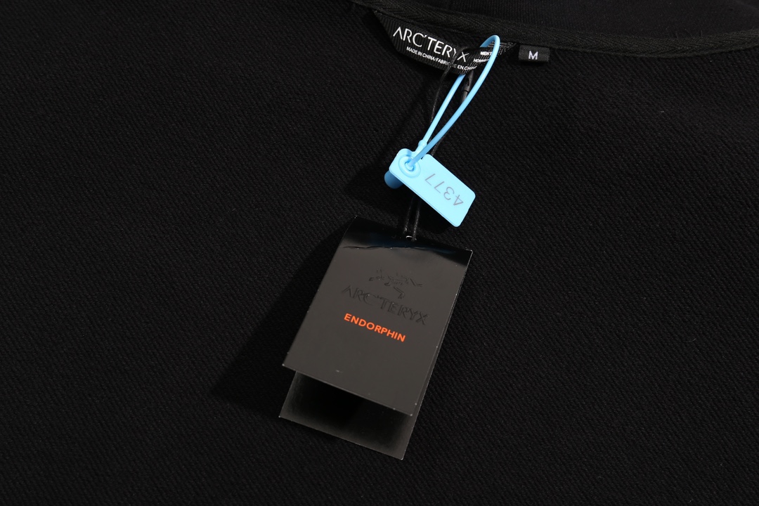 【ARCTERYX 公式旗艦店】アークテリクス  丸首の衛衣  スウェット ご好評に付き再入荷！241121