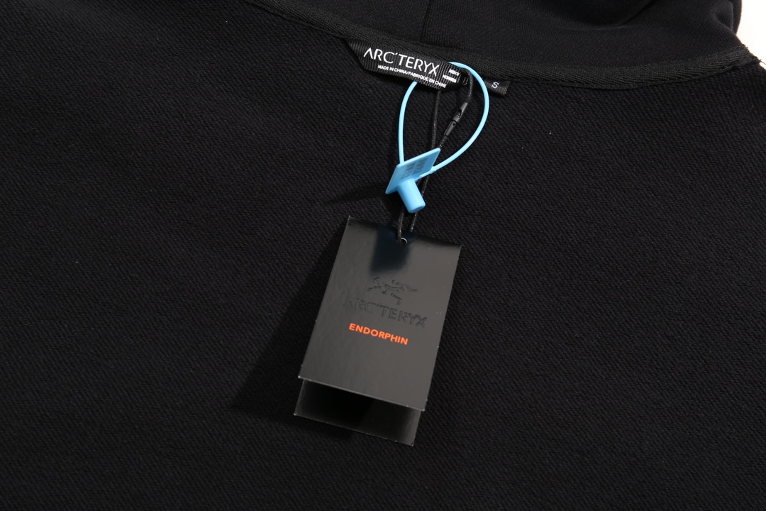 【ARCTERYX 公式旗艦店】アークテリクス  パーカー  スウェット ご好評に付き再入荷！241121