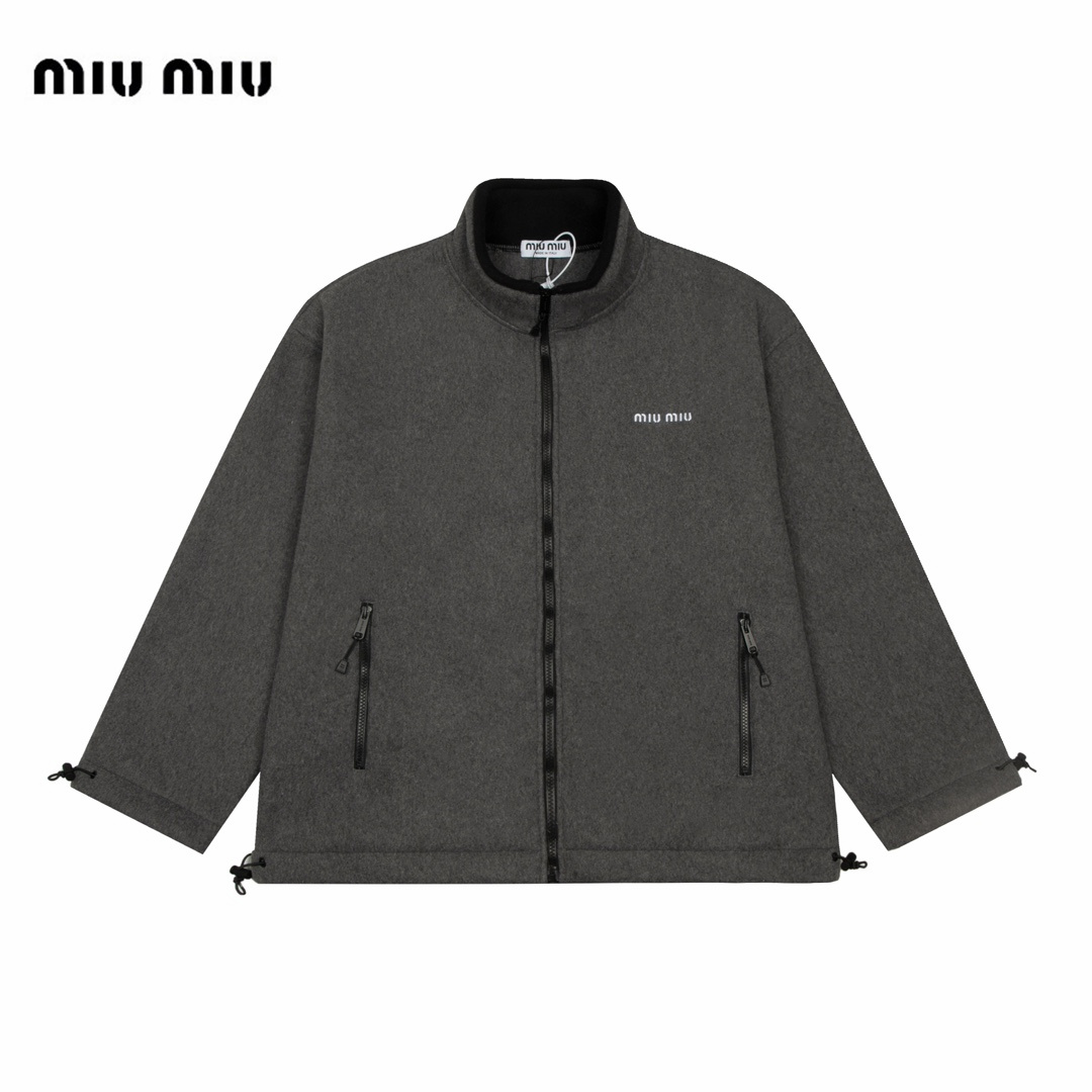 【Miumiu 公式旗艦店】 ミュウミュウ   ジャケット着  スウェット ご好評に付き再入荷！241122