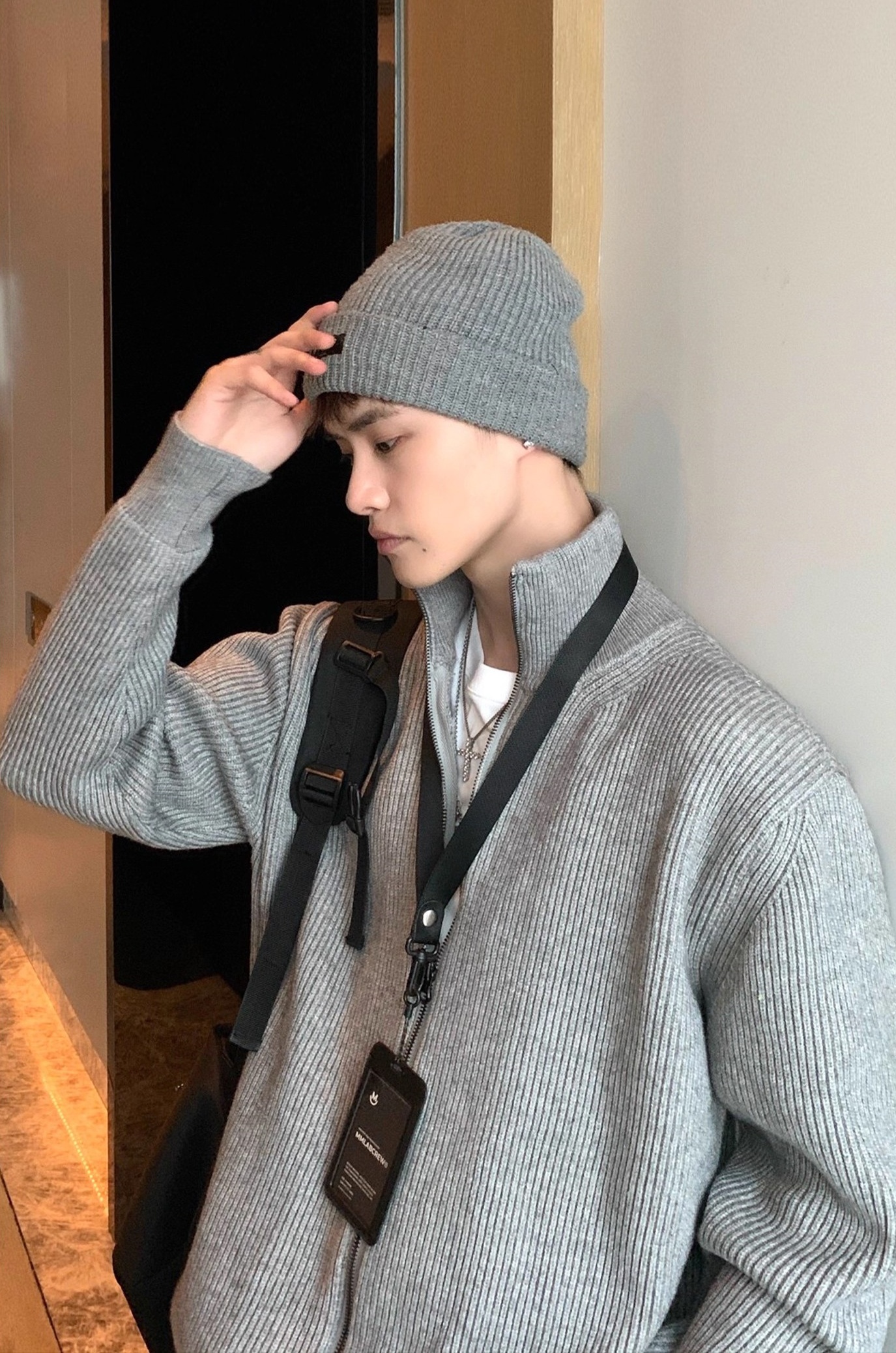 【あきにんき / 2Color】STAND COLLAR ZIP KNIT CARDIGAN MENS KOREAN LOOSE THICK DG008132