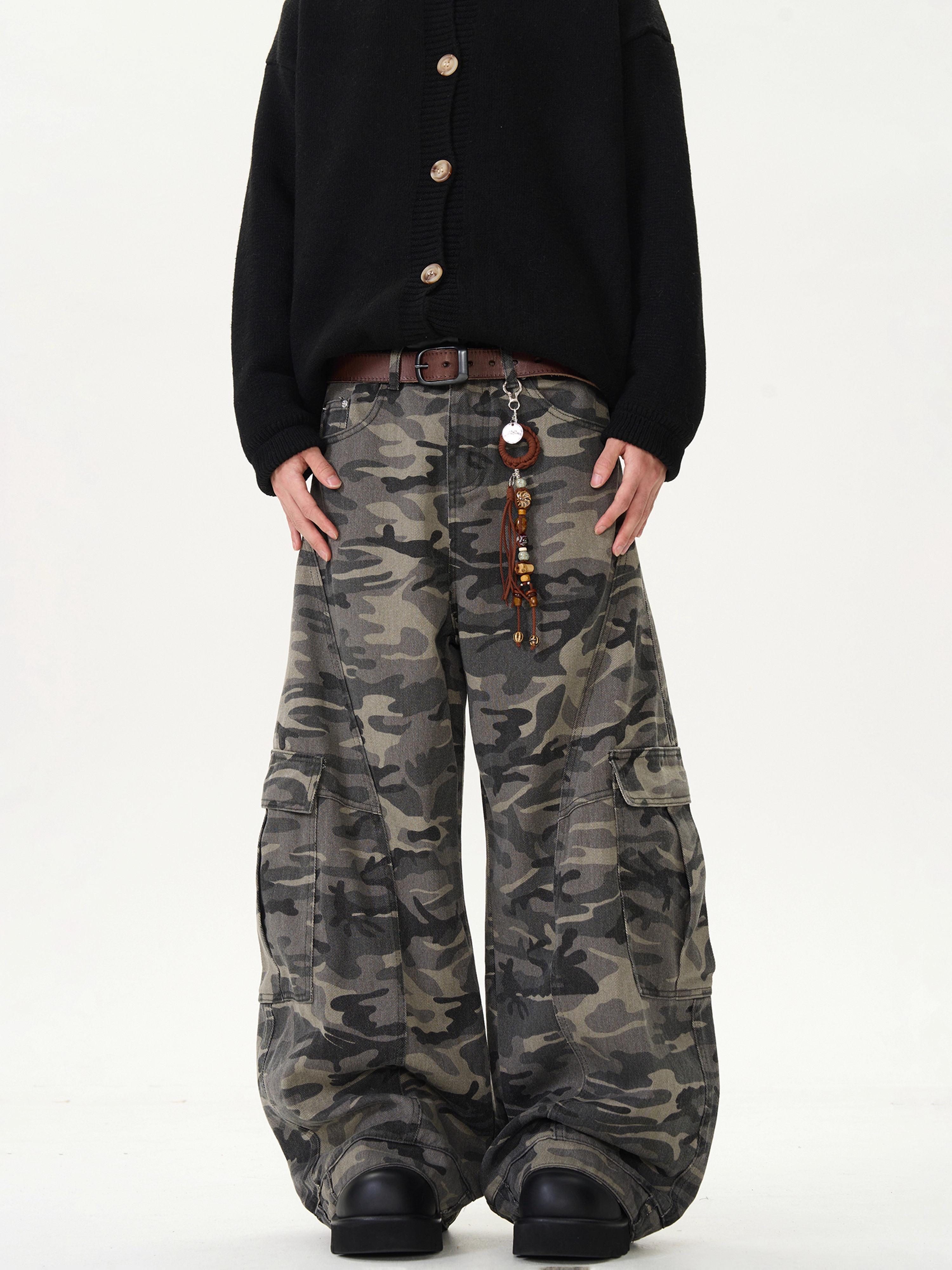 VINTAGE CAMOUFLAGE WIDE-LEG CARGO PANTS, UNISEX DG008232