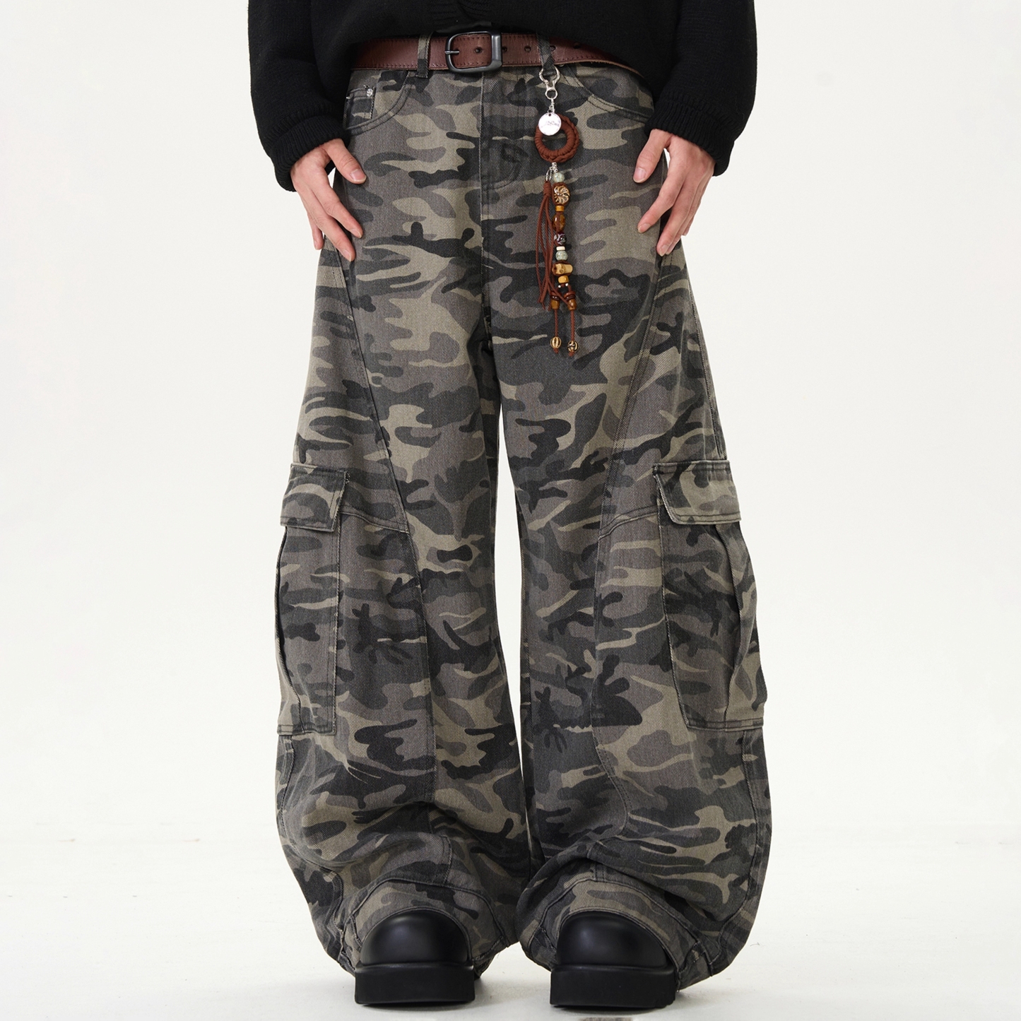 VINTAGE CAMOUFLAGE WIDE-LEG CARGO PANTS, UNISEX DG008232