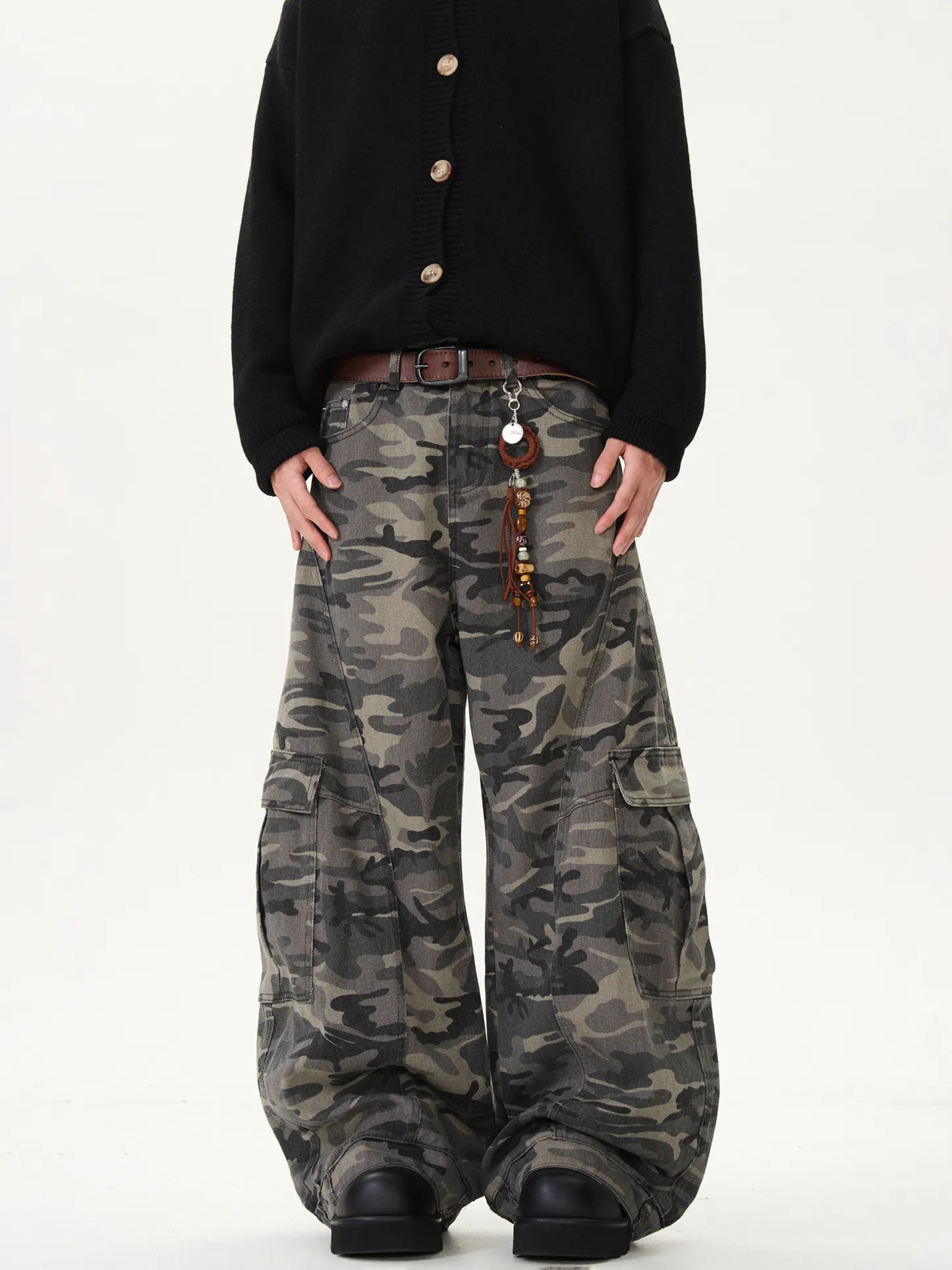 VINTAGE CAMOUFLAGE WIDE-LEG CARGO PANTS, UNISEX DG008232