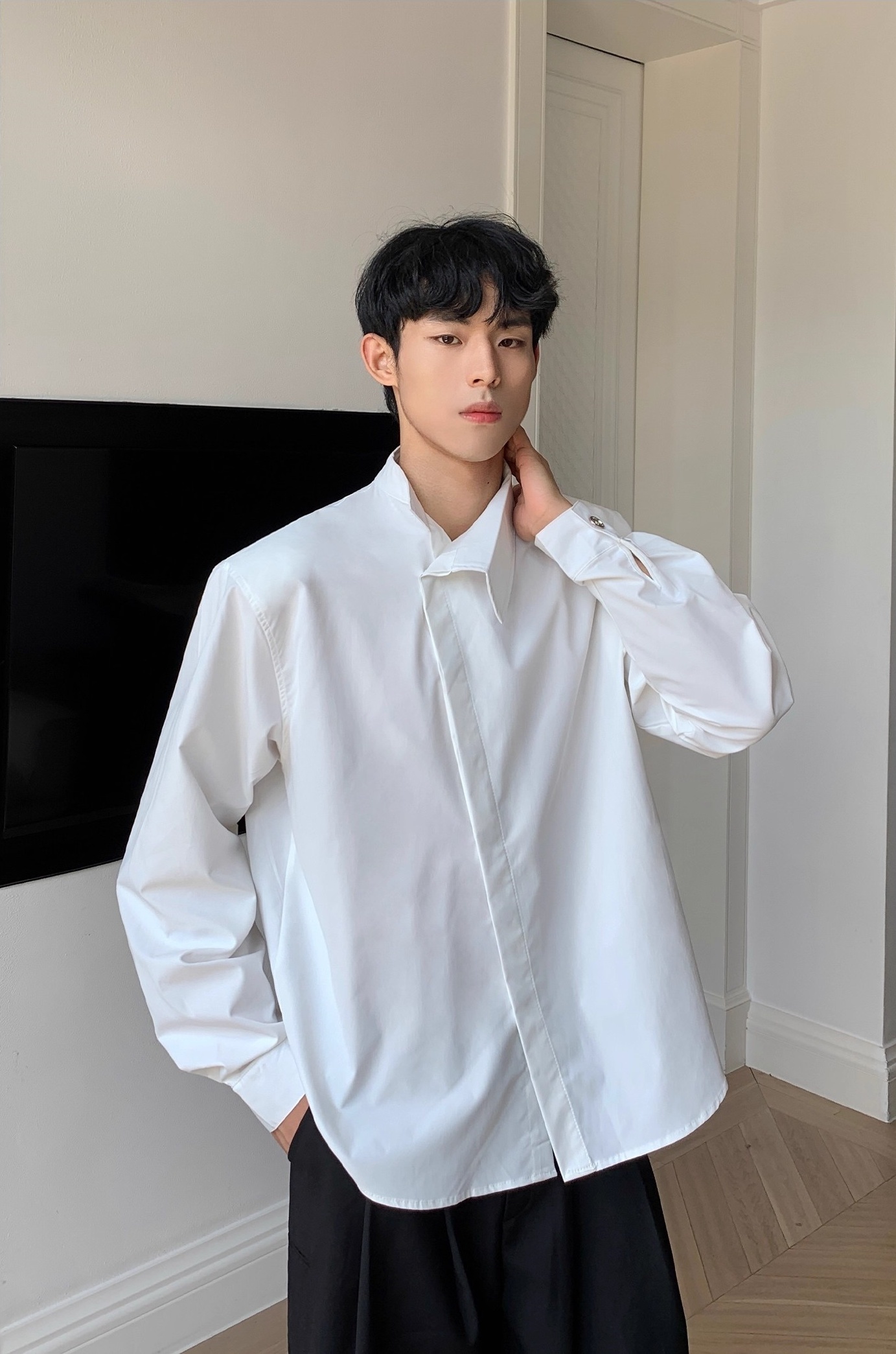 【🔥🛒購入率 No.1 / 2Color】【COVER:FIT】IRREGULAR COLLAR PADDED SHOULDER BUTTON SHIRT LONG SLEEVE DG008135